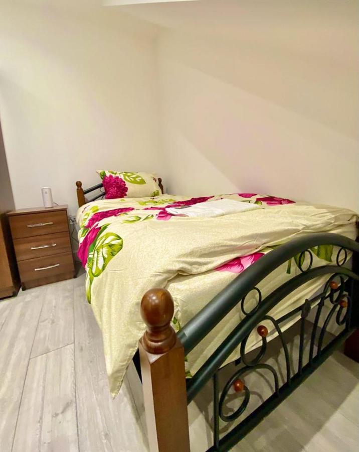 Lovely One Bed In London